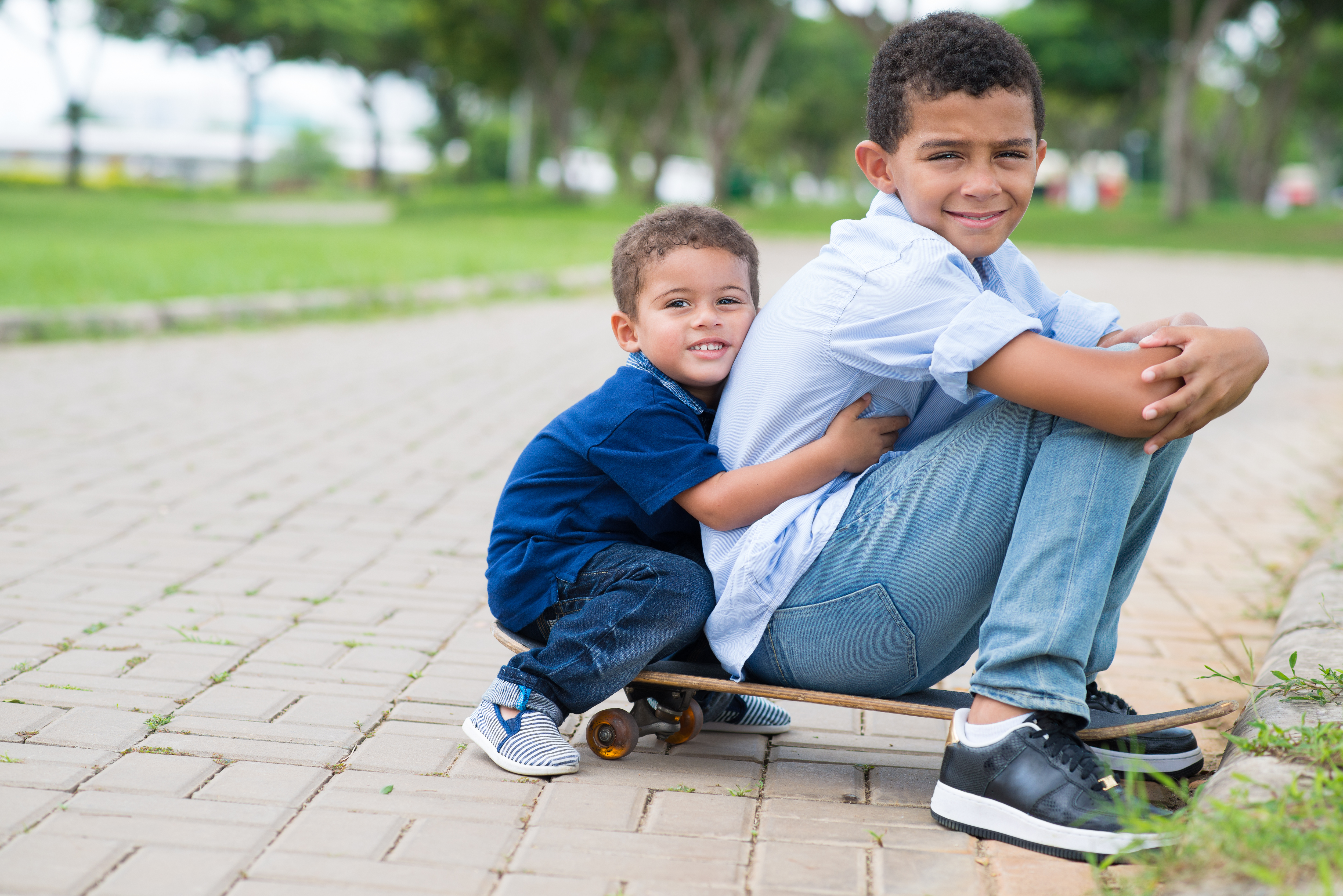 boys skateboard brothers